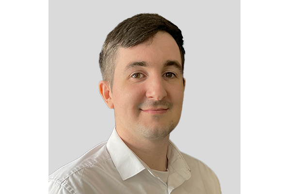 headshot Mark Tunnell grey wide